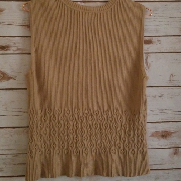 Apostrophe  Vest - Picture 4 of 4